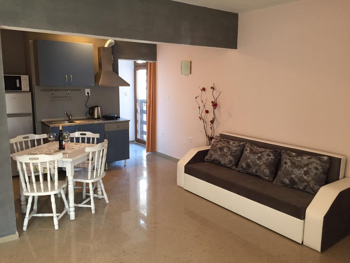 Guest House Afrodita Chernomorets Esterno foto